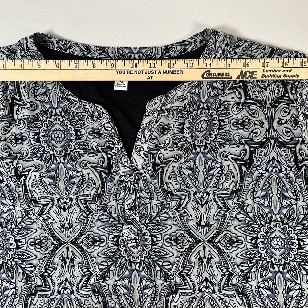 Croft & Barrow Monochrome Paisley Blouse - Picture 12 of 13